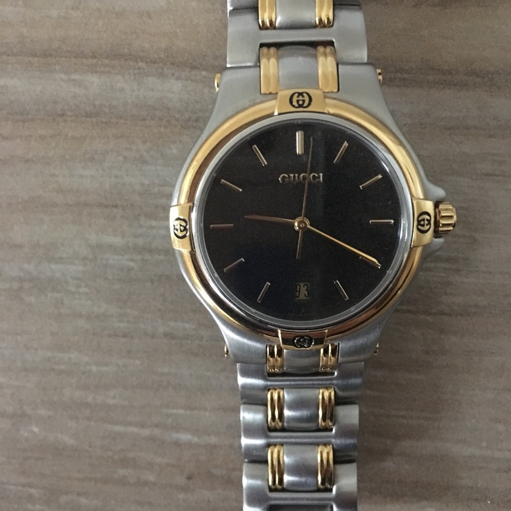 Gucci 9040m Watch